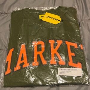 Green/ Orange market tee.